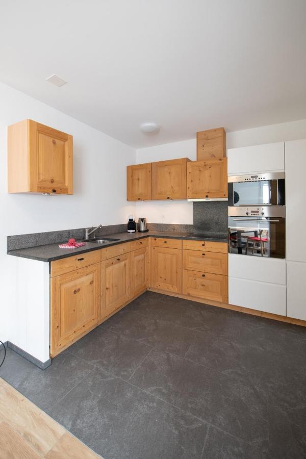 Agrimonia - 5,5-Zi Duplex Wohnung Bis 9 Personen Mit Eigenem Garten Давос Екстериор снимка