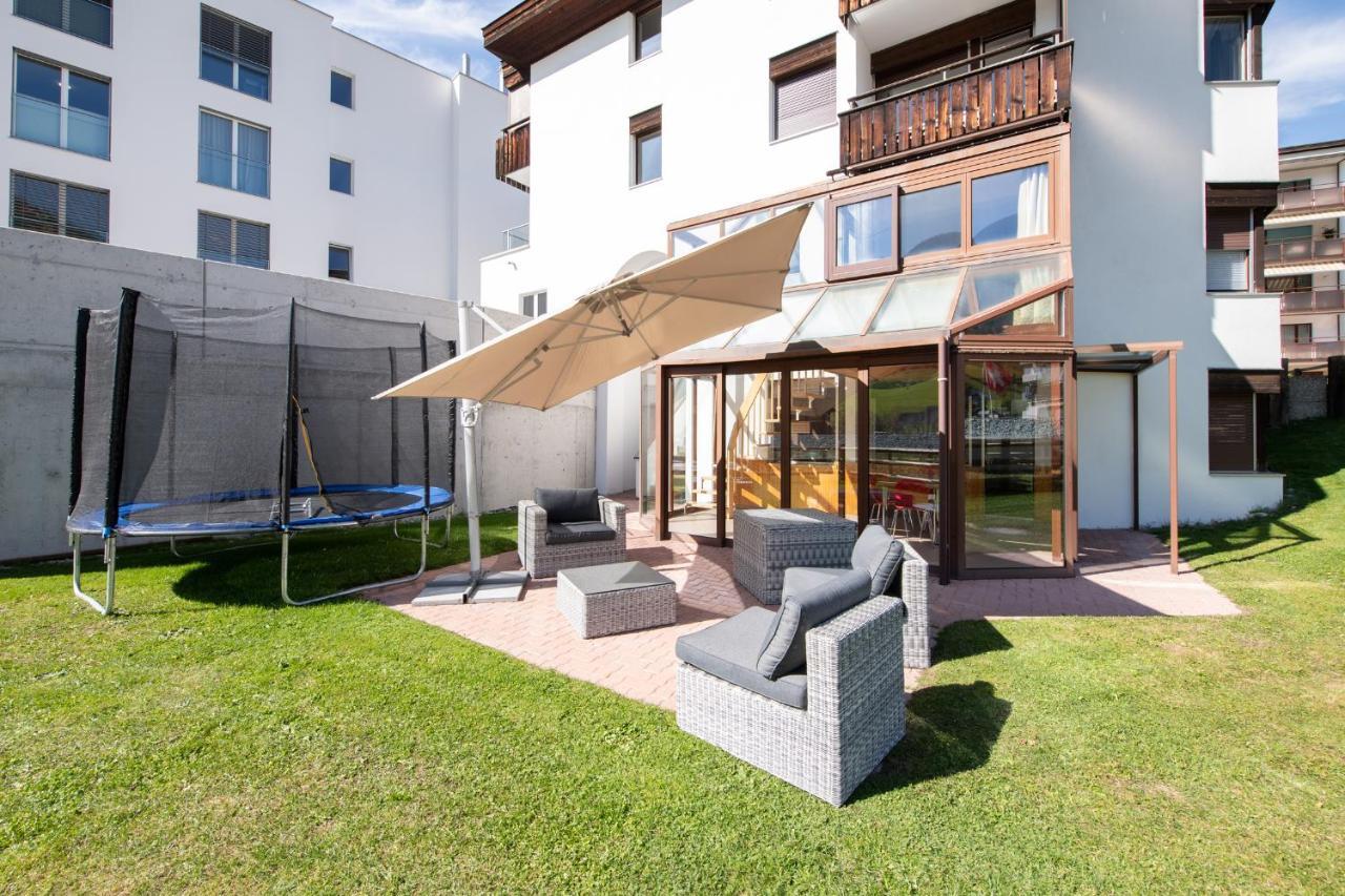 Agrimonia - 5,5-Zi Duplex Wohnung Bis 9 Personen Mit Eigenem Garten Давос Екстериор снимка